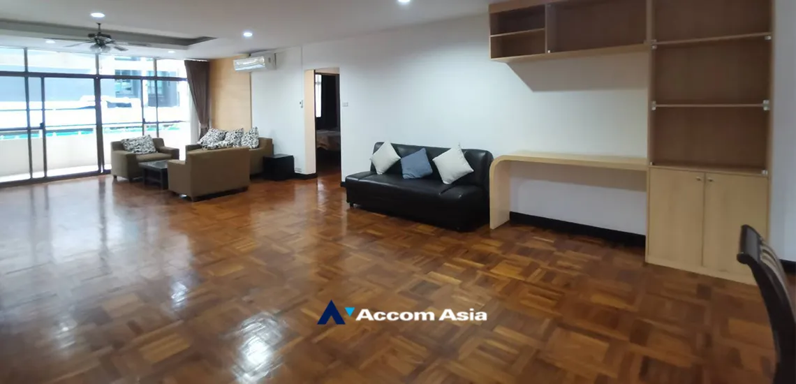 unitPet friendly |  3 Bedrooms  Apartment For Rent in Sukhumvit, Bangkok  near BTS Nana (AA32164)