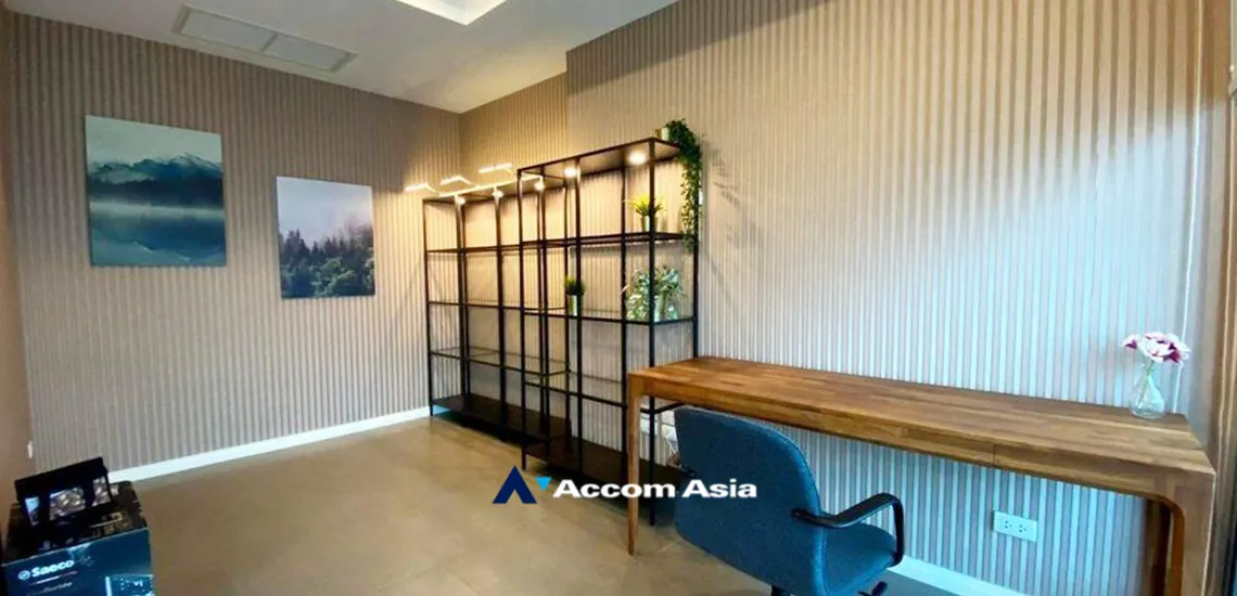 unit 2 Bedrooms  Condominium For Sale in Charoen Nakhon, Bangkok  near BTS Krung Thon Buri (AA32185)
