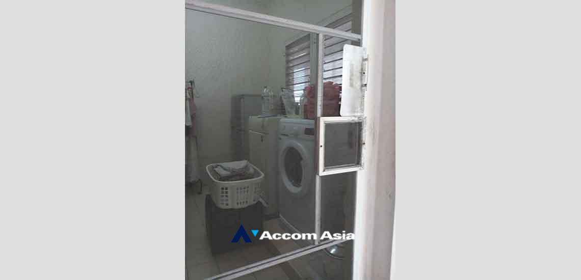 8  3 br House For Rent in Ratchadaphisek ,Bangkok ARL Ramkhamhaeng AA32193