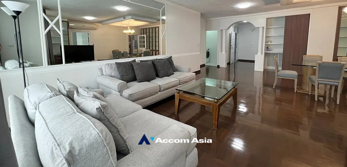 Pet friendly Bangkok rental apartment in Ploenchit Code AA32211