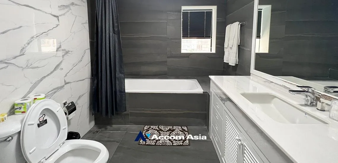 27  3 br Apartment for rent and sale in Ploenchit ,Bangkok BTS Chitlom at Heart of Langsuan - Privacy AA32211
