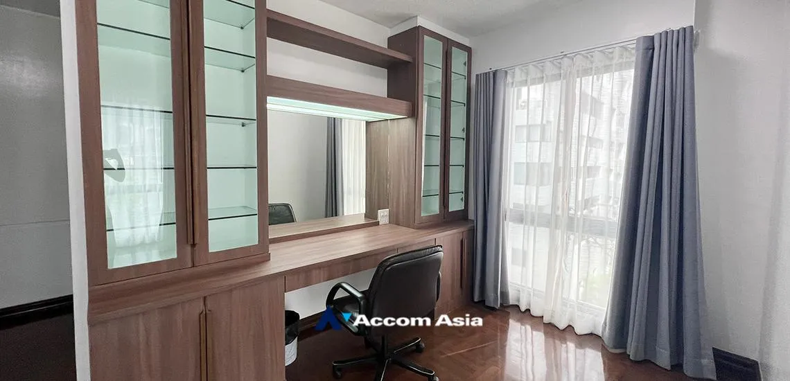 23  3 br Apartment for rent and sale in Ploenchit ,Bangkok BTS Chitlom at Heart of Langsuan - Privacy AA32211