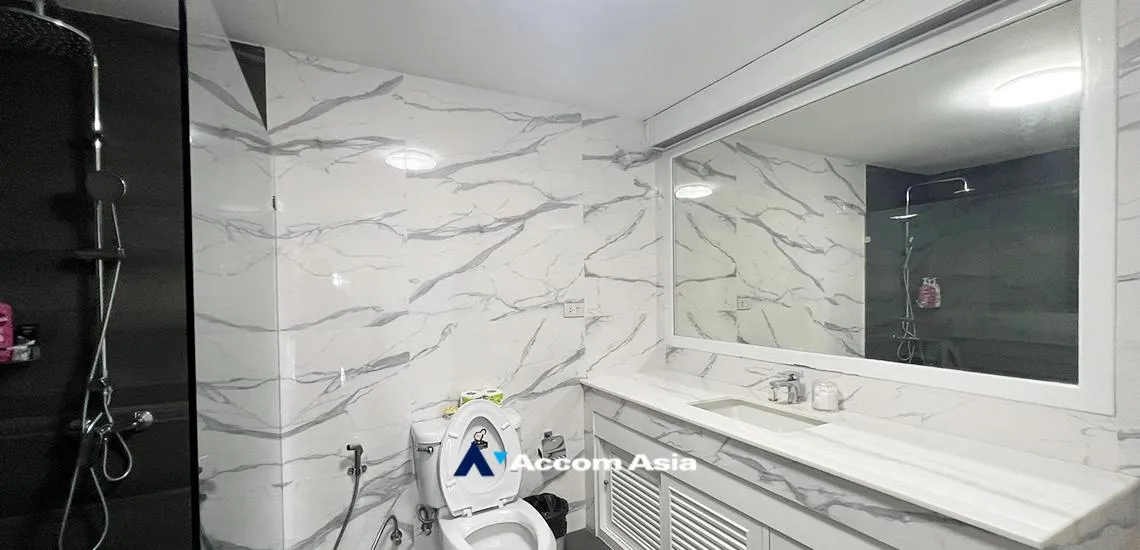 30  3 br Apartment for rent and sale in Ploenchit ,Bangkok BTS Chitlom at Heart of Langsuan - Privacy AA32211