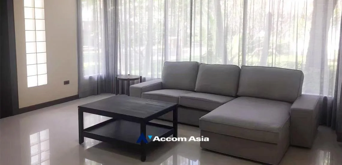 unit 4 Bedrooms  House For Rent in ,   (AA32239)