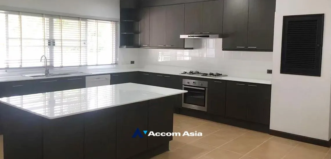 unit 4 Bedrooms  House For Rent in ,   (AA32239)