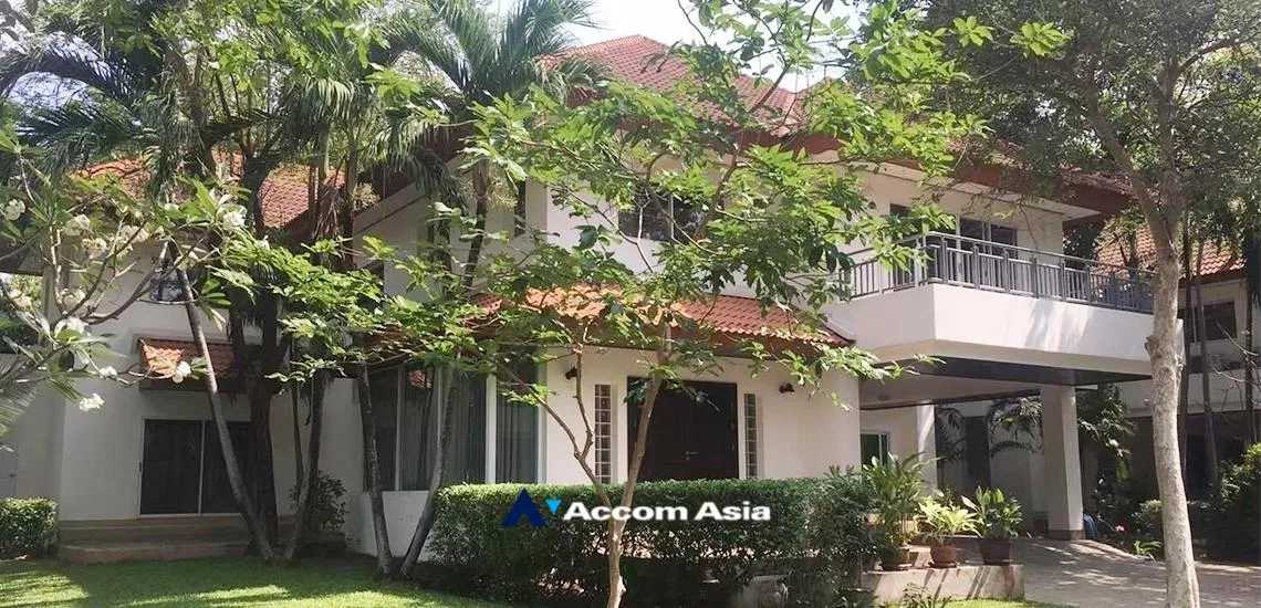 unit 4 Bedrooms  House For Rent in ,   (AA32240)