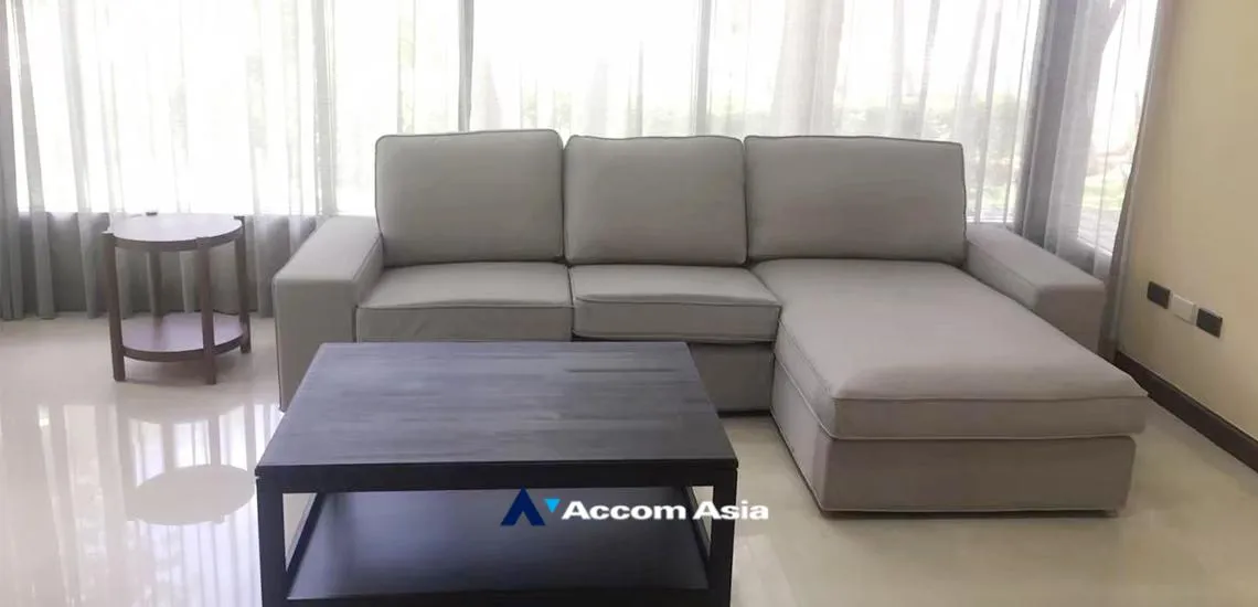 unit 4 Bedrooms  House For Rent in ,   (AA32240)