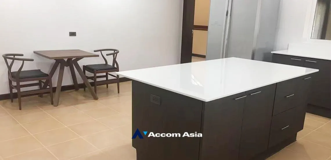 unit 4 Bedrooms  House For Rent in ,   (AA32241)