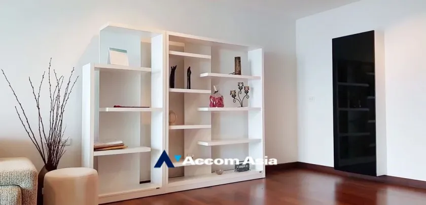 unit 1 Bedroom  Condominium For Sale in Sukhumvit, Bangkok  near BTS Thong Lo (AA32248)