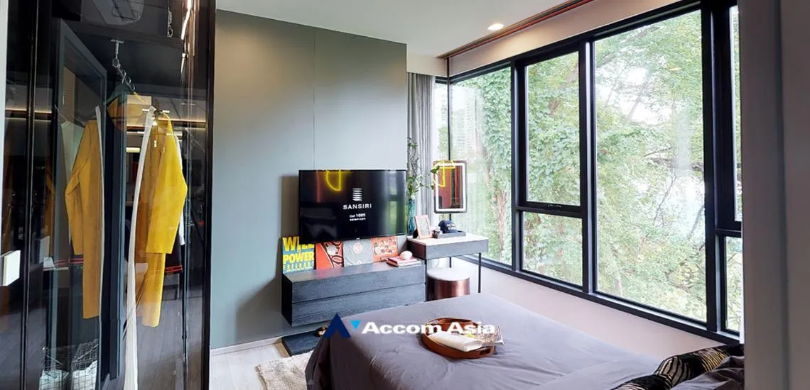 unit 2 Bedrooms  Condominium For Sale in Sukhumvit, Bangkok  near BTS Ekkamai (AA32256)