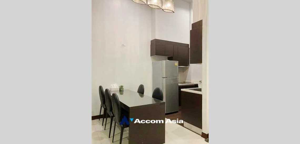 unitCorner Unit |  3 Bedrooms  Condominium For Rent in Sukhumvit, Bangkok  near BTS Thong Lo (AA32264)
