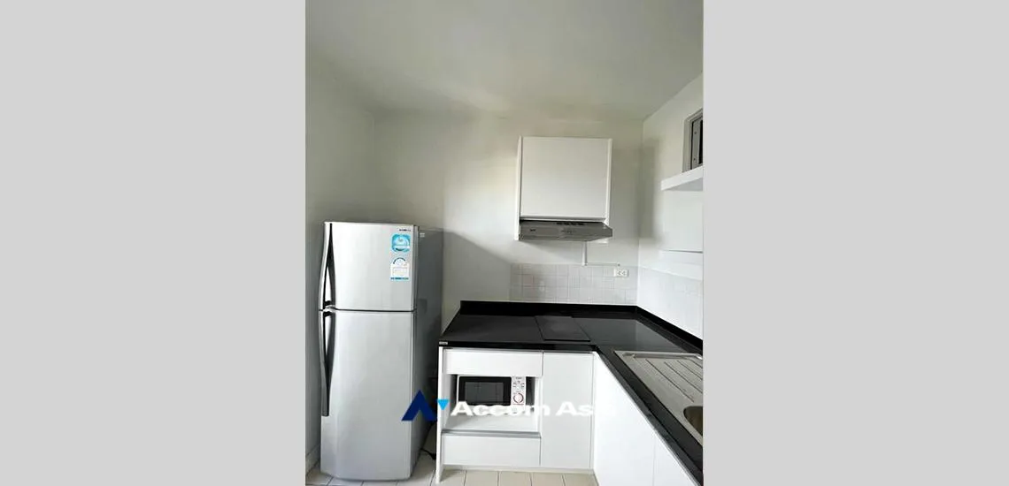 unit 3 Bedrooms  Condominium For Rent in Sukhumvit, Bangkok  near BTS Phrom Phong (AA32271)