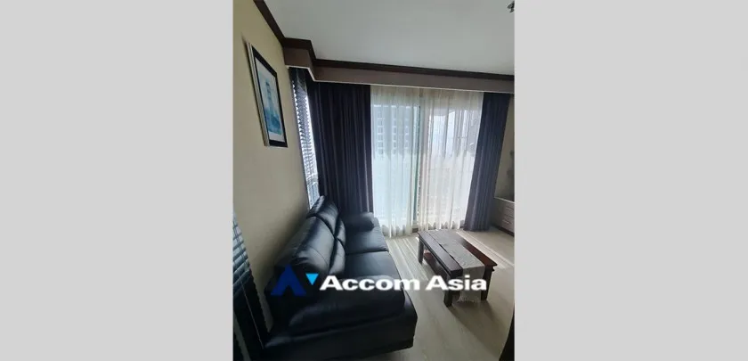 unitRHYTHM Sathorn-Narathiwas Condominium