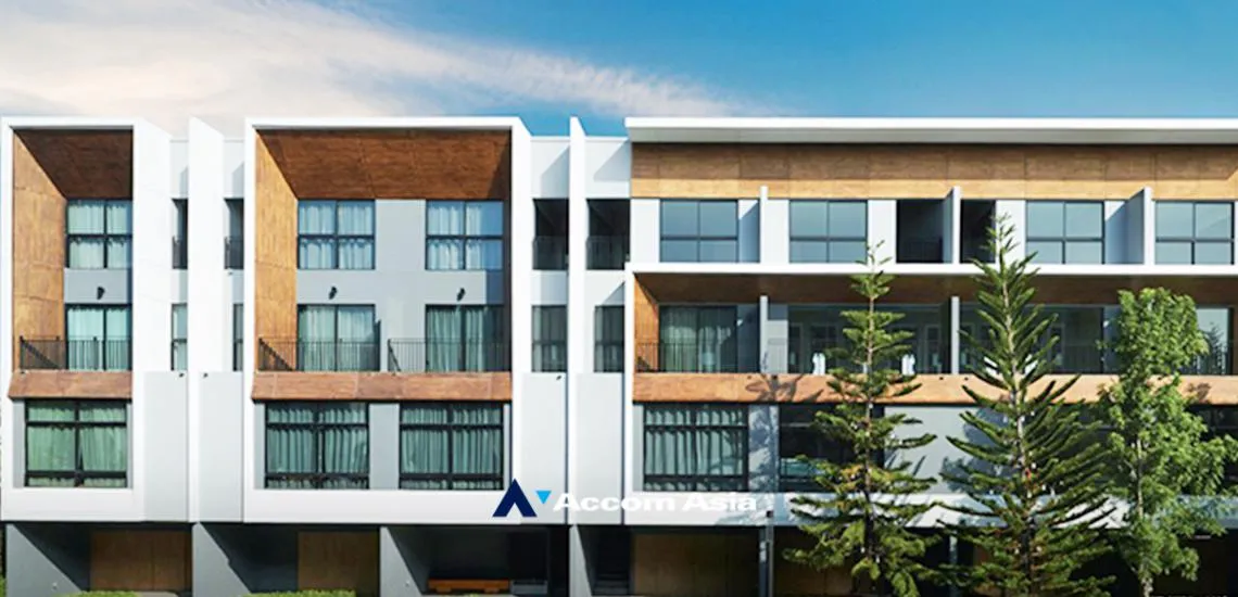 unit 3 Bedrooms  Townhouse For Sale in Pattanakarn, Bangkok  near ARL Ramkhamhaeng (AA32343)