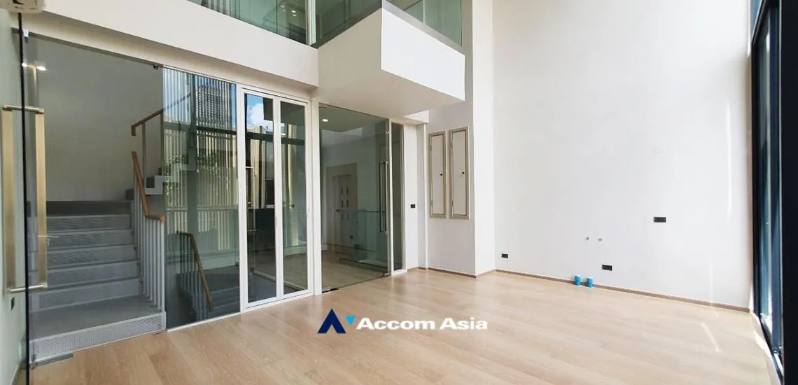 5  4 br Townhouse For Sale in Sukhumvit ,Bangkok BTS Thong Lo at New style premium with usable area AA32344