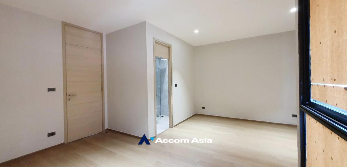 13  4 br Townhouse For Sale in Sukhumvit ,Bangkok BTS Thong Lo at New style premium with usable area AA32344