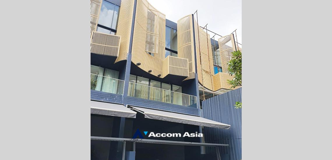  1  4 br Townhouse For Sale in Sukhumvit ,Bangkok BTS Thong Lo at New style premium with usable area AA32344