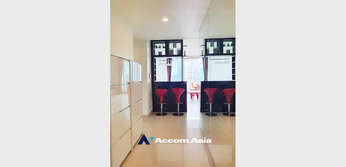  1  2 br Condominium For Sale in Charoen Nakhon ,Bangkok BTS Krung Thon Buri at WaterMark Chaophraya River AA32350