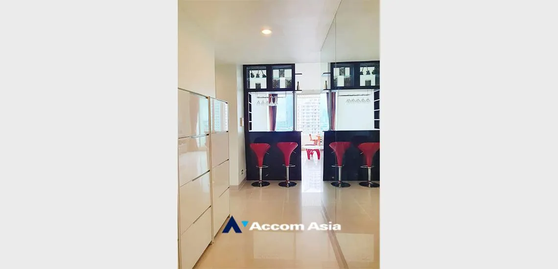  1  2 br Condominium For Sale in Charoen Nakhon ,Bangkok BTS Krung Thon Buri at WaterMark Chaophraya River AA32350
