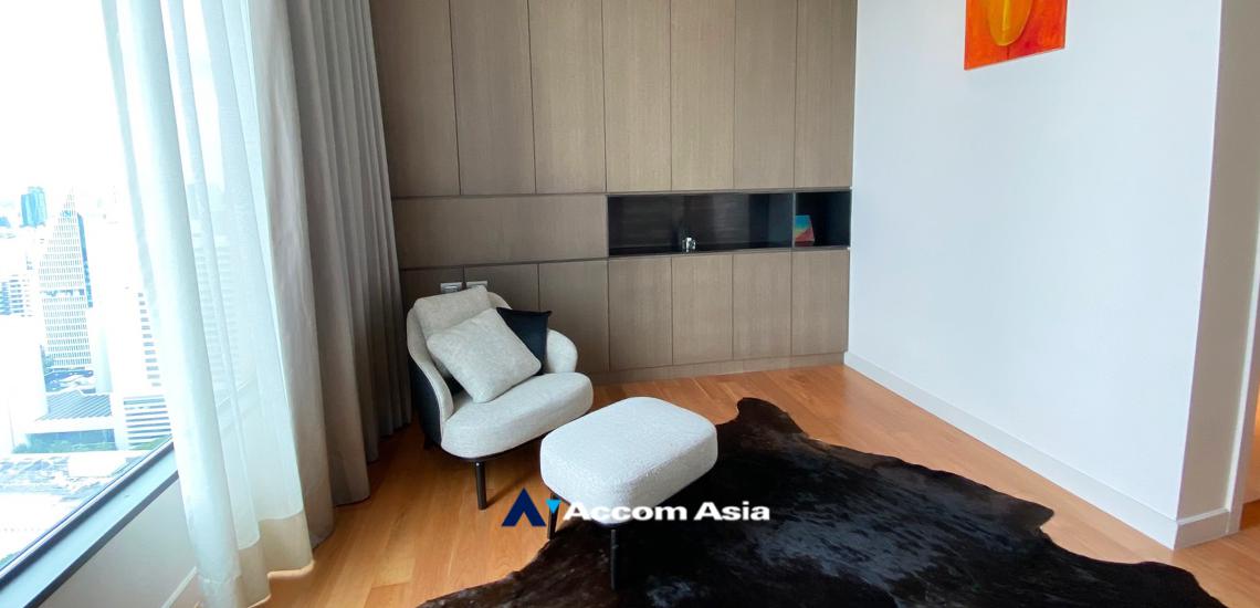 9  3 br Condominium for rent and sale in Ploenchit ,Bangkok BTS Chitlom at Sindhorn Residence AA32378