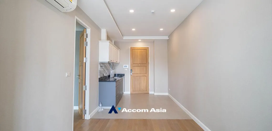 unit 1 Bedroom  Condominium For Sale in Sukhumvit, Bangkok  near BTS Thong Lo (AA32381)