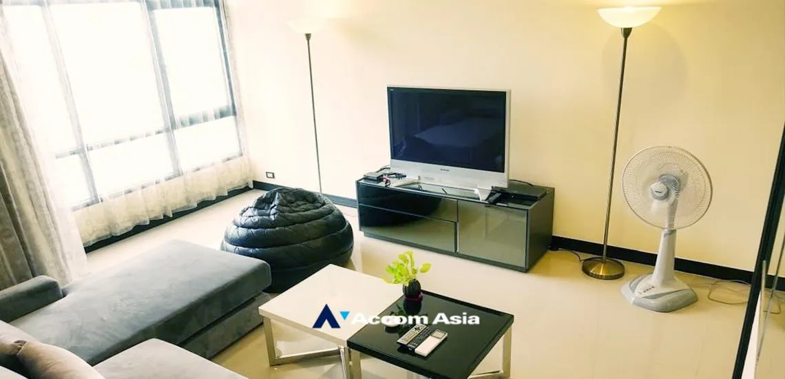 unit 1 Bedroom  Condominium For Sale in Phaholyothin, Bangkok  near BTS Phaya Thai (AA32384)