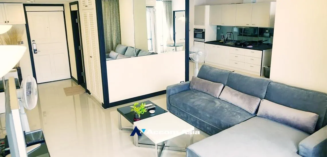 unit 1 Bedroom  Condominium For Sale in Phaholyothin, Bangkok  near BTS Phaya Thai (AA32384)