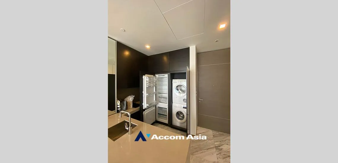 unit 1 Bedroom  Condominium For Sale in Silom, Bangkok  near BTS Sala Daeng (AA32391)