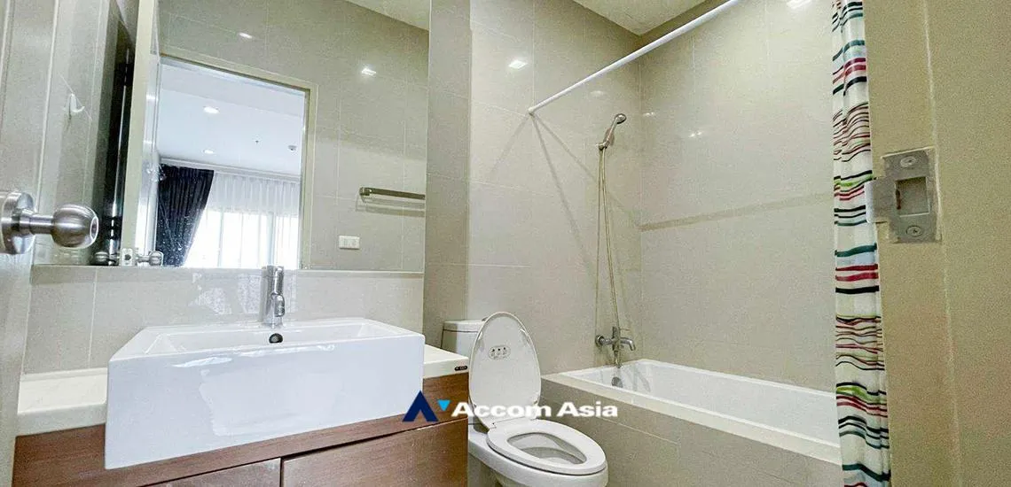 unit 1 Bedroom  Condominium For Rent in Sukhumvit, Bangkok  near BTS Ekkamai (AA32394)