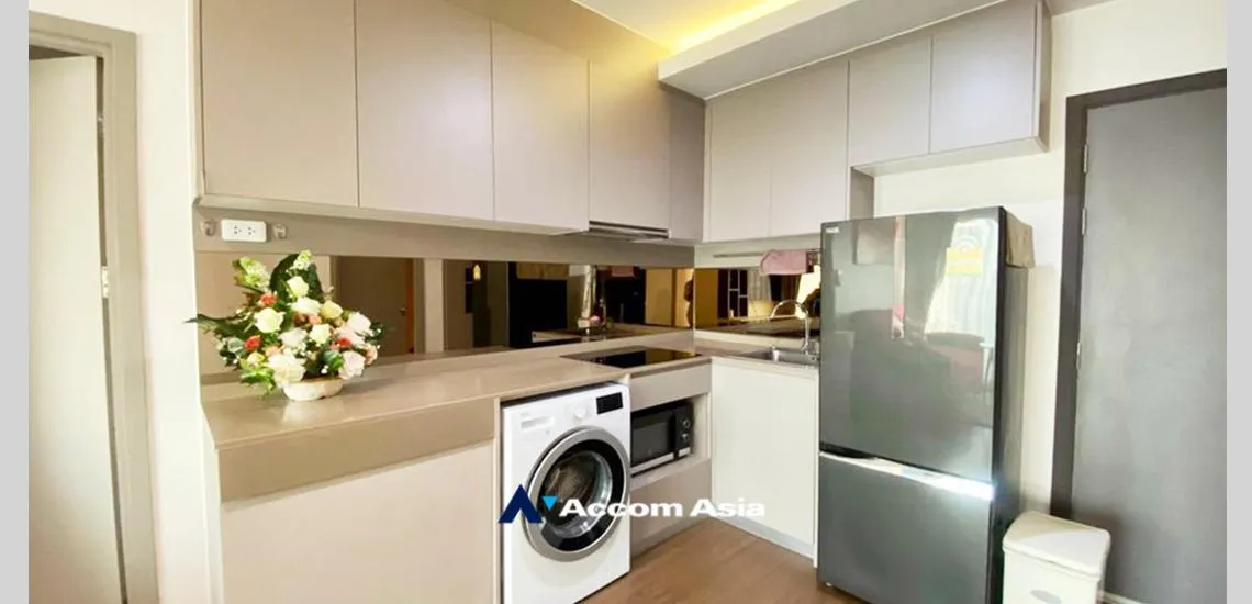 unit 2 Bedrooms  Condominium For Rent in Sukhumvit, Bangkok  near BTS Bang Chak (AA32455)