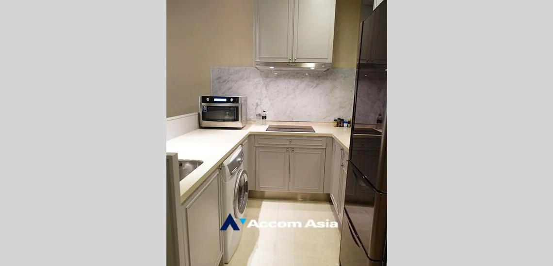 4  1 br Condominium For Sale in Ploenchit ,Bangkok BTS Ploenchit at Oriental Residence Bangkok AA32469