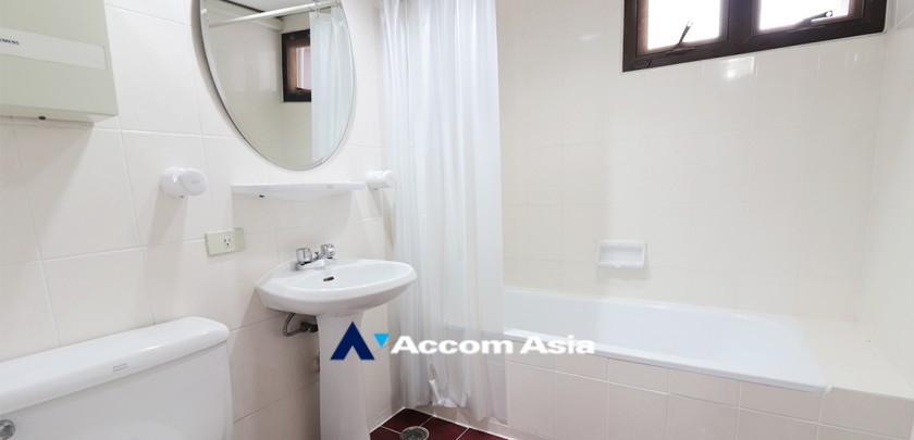 24  3 br Apartment for rent and sale in Sukhumvit ,Bangkok BTS Nana at Perfect for Pet lovers Apartment, near NIST Intl AA32481