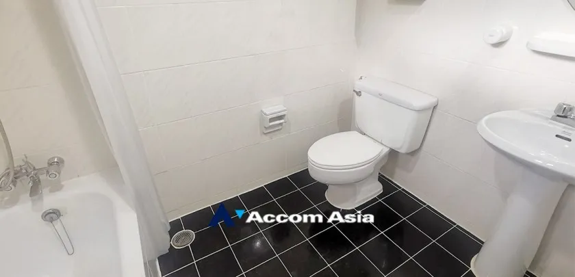 26  3 br Apartment for rent and sale in Sukhumvit ,Bangkok BTS Nana at Perfect for Pet lovers Apartment, near NIST Intl AA32481