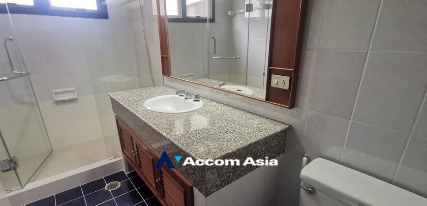31  3 br Apartment for rent and sale in Sukhumvit ,Bangkok BTS Nana at Perfect for Pet lovers Apartment, near NIST Intl AA32481