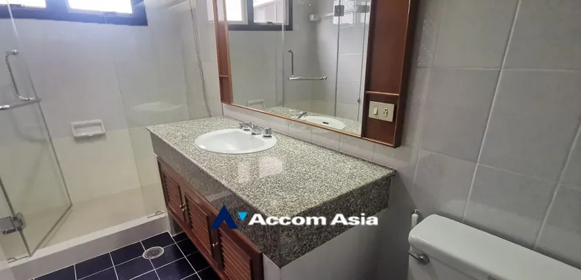 31  3 br Apartment for rent and sale in Sukhumvit ,Bangkok BTS Nana at Perfect for Pet lovers Apartment, near NIST Intl AA32481
