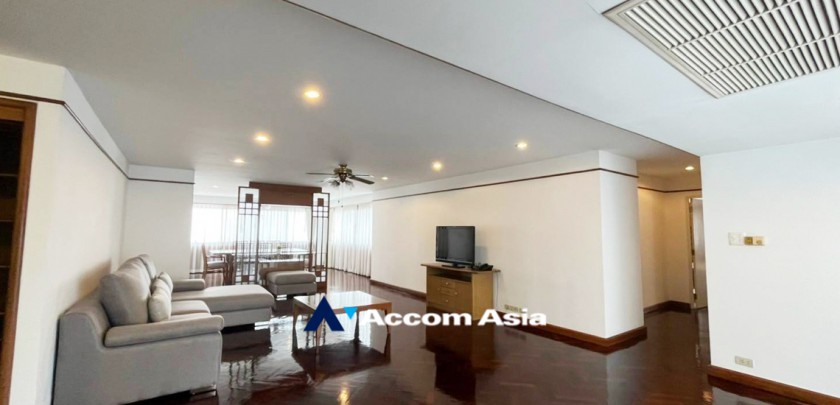  2  2 br Apartment For Rent in Sukhumvit ,Bangkok BTS Nana at Perfect for Pet lovers Apartment, near NIST Intl AA32482