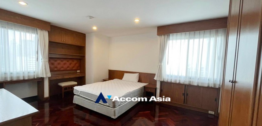 5  2 br Apartment For Rent in Sukhumvit ,Bangkok BTS Nana at Perfect for Pet lovers Apartment, near NIST Intl AA32482