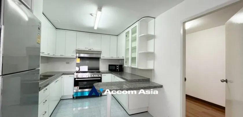 unitPet friendly |  2 Bedrooms  Apartment For Rent in Sukhumvit, Bangkok  near BTS Nana (AA32482)