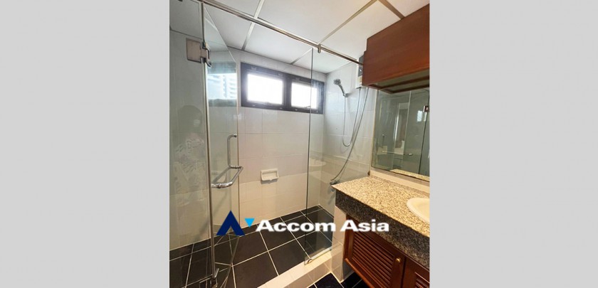8  2 br Apartment For Rent in Sukhumvit ,Bangkok BTS Nana at Perfect for Pet lovers Apartment, near NIST Intl AA32482