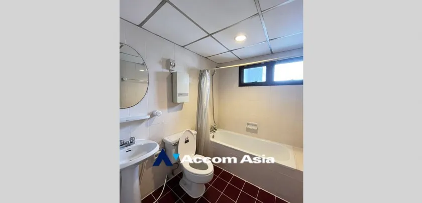 6  2 br Apartment For Rent in Sukhumvit ,Bangkok BTS Nana at Perfect for Pet lovers Apartment, near NIST Intl AA32482
