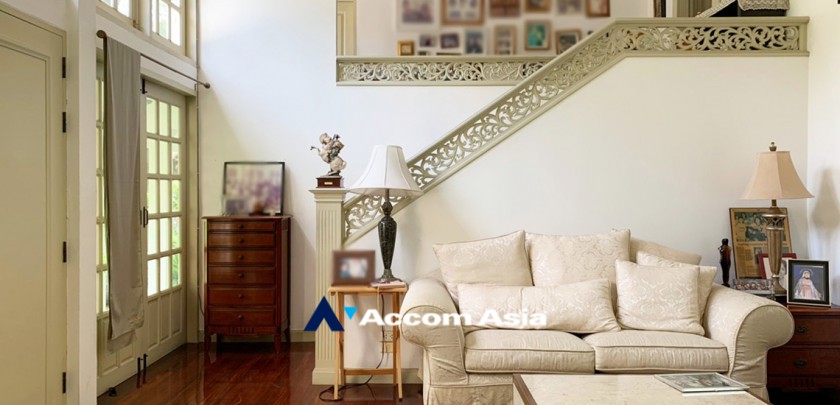 4  3 br House For Sale in Sukhumvit ,Bangkok BTS Ekkamai AA32483