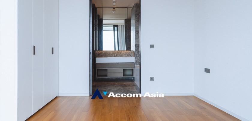 21  3 br Condominium For Sale in Charoen Nakhon ,Bangkok BTS Krung Thon Buri at Banyan Tree Residences Riverside AA32487
