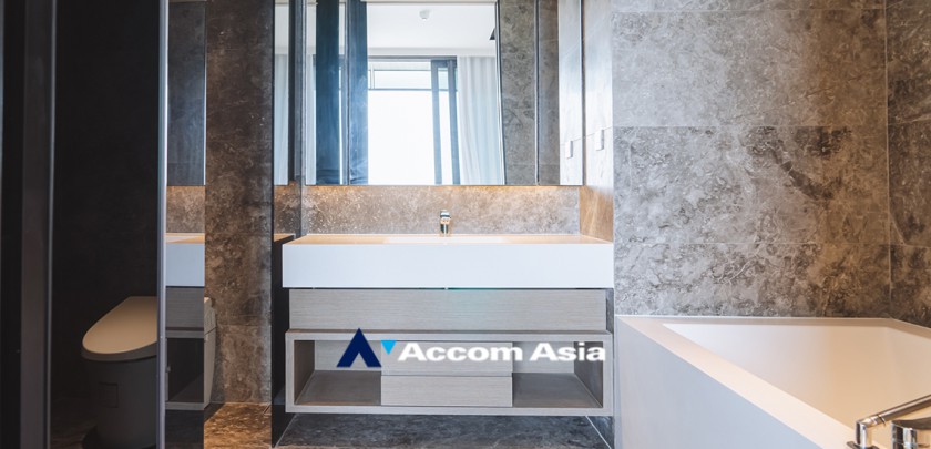 23  3 br Condominium For Sale in Charoen Nakhon ,Bangkok BTS Krung Thon Buri at Banyan Tree Residences Riverside AA32487