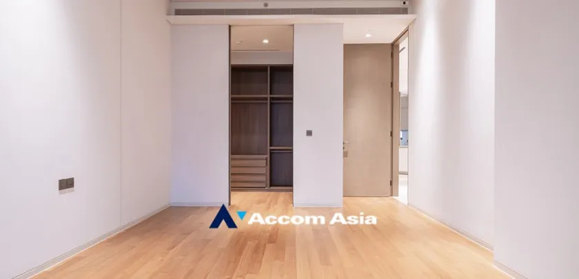 9  3 br Condominium For Sale in Charoen Nakhon ,Bangkok BTS Krung Thon Buri at Banyan Tree Residences Riverside AA32487