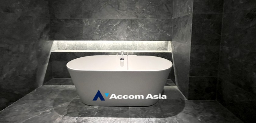 16  3 br Condominium For Sale in Charoen Nakhon ,Bangkok BTS Krung Thon Buri at Banyan Tree Residences Riverside AA32487