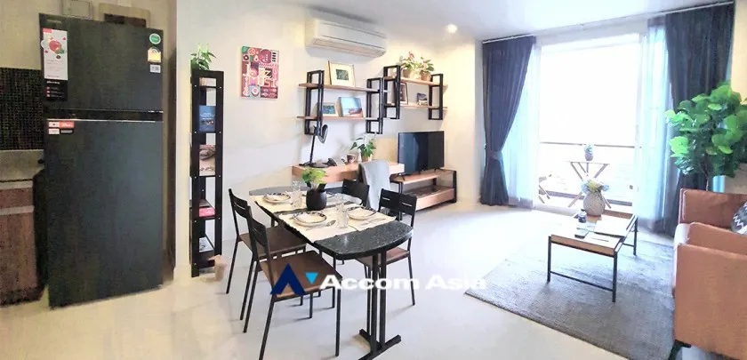 unit 2 Bedrooms  Condominium For Rent & Sale in Silom, Bangkok  near MRT Sam Yan (AA32502)