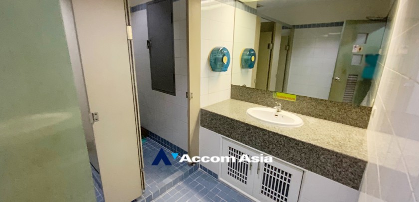 8  Office Space for rent and sale in Sukhumvit ,Bangkok MRT Khlong Toei - BTS Phrom Phong at Sirinrat Building AA32504