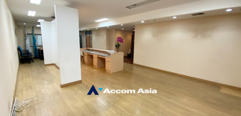 5  Office Space for rent and sale in Sukhumvit ,Bangkok MRT Khlong Toei - BTS Phrom Phong at Sirinrat Building AA32504