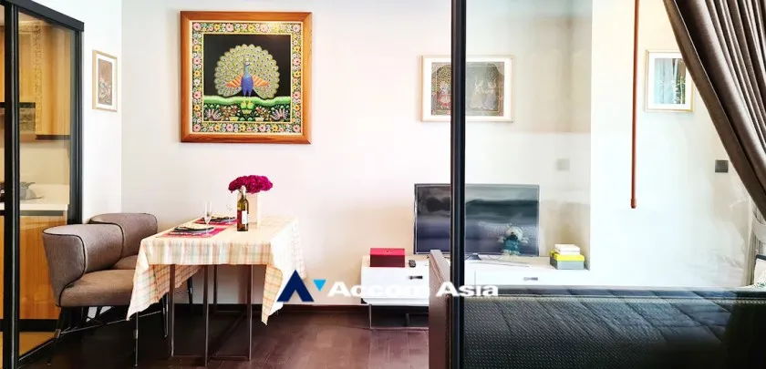 unit 1 Bedroom  Condominium For Rent & Sale in Ploenchit, Bangkok  near BTS Chitlom (AA32507)