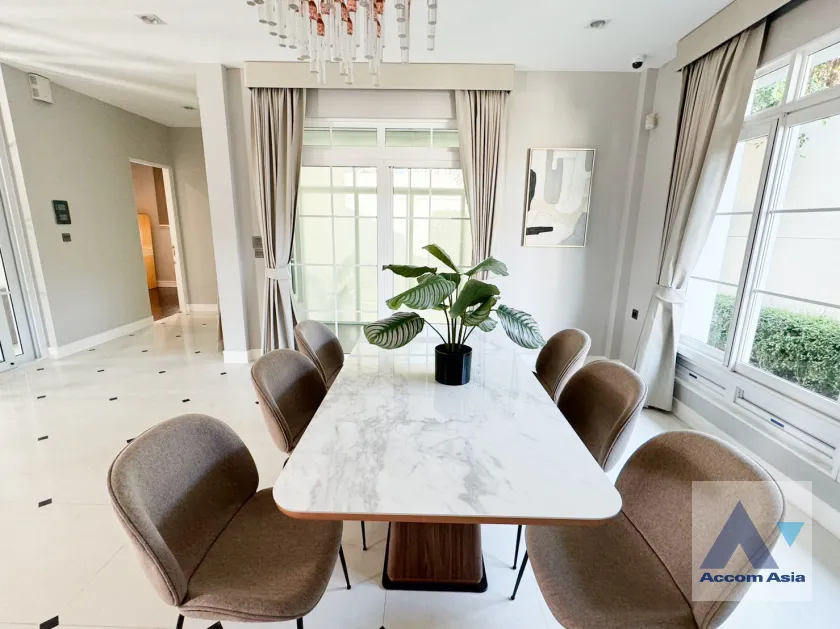 5  4 br House For Rent in Bang Na ,Bangkok  at Nantawan Bangna AA32508